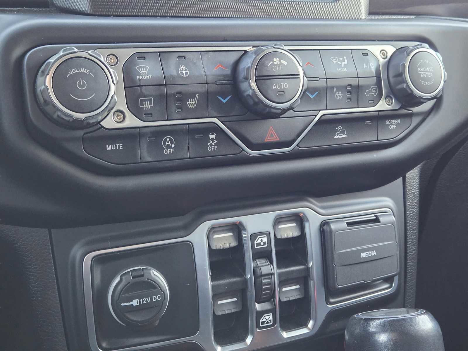 Used 2021 Jeep Wrangler Unlimited Sahara image 28