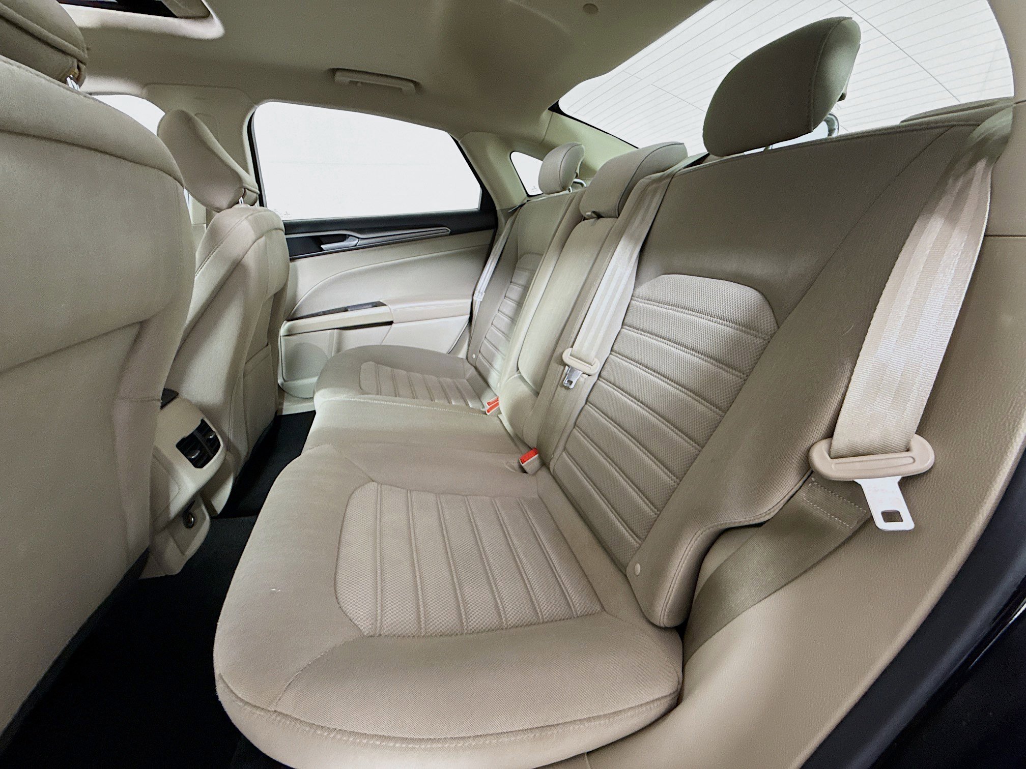 Used 2020 Ford Fusion SE image 22