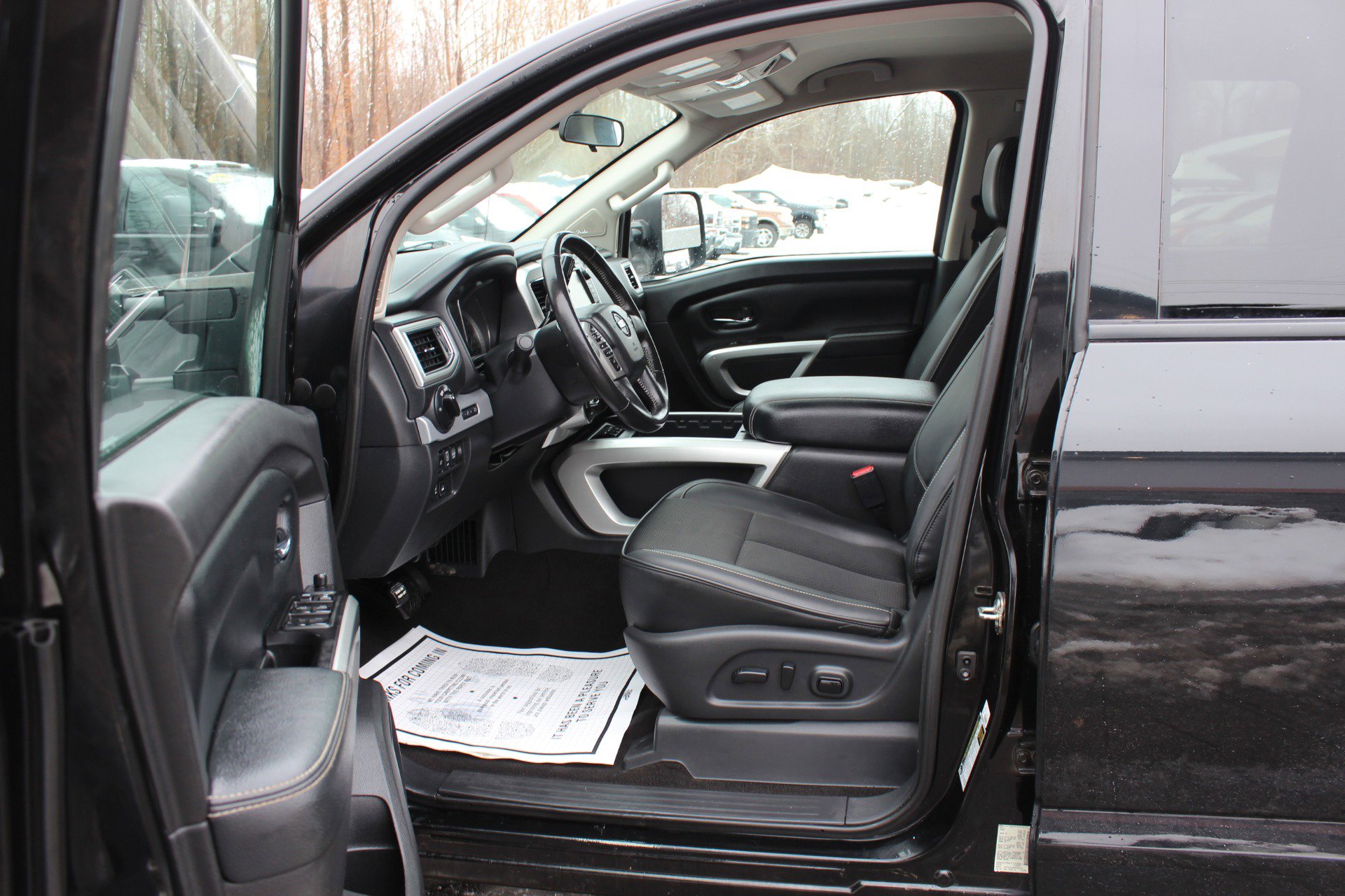 Used 2019 Nissan Titan PRO-4X w/ Pro-4x Utility Package image 16