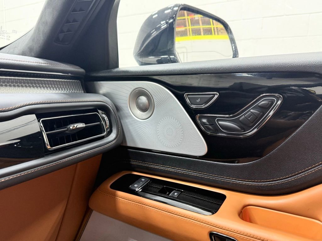 Used 2025 Lincoln Aviator Black Label image 29