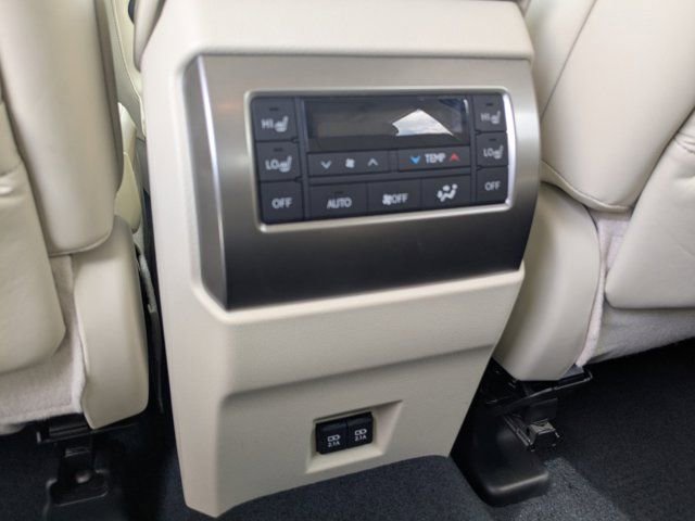 Used 2023 Lexus GX 460 Premium w/ Accessory Package image 14