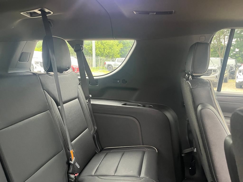 Used 2023 GMC Yukon XL SLT w/ SLT Premium Package AWD/4WD image 32