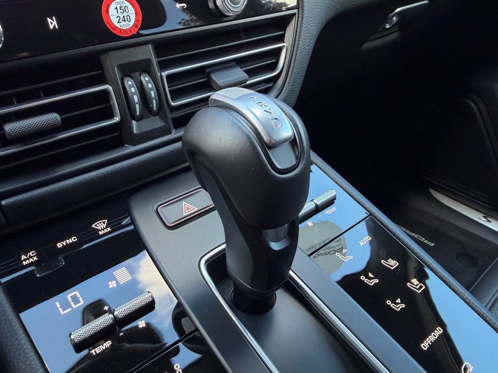 Certified 2025 Porsche Macan S AWD/4WD image 13
