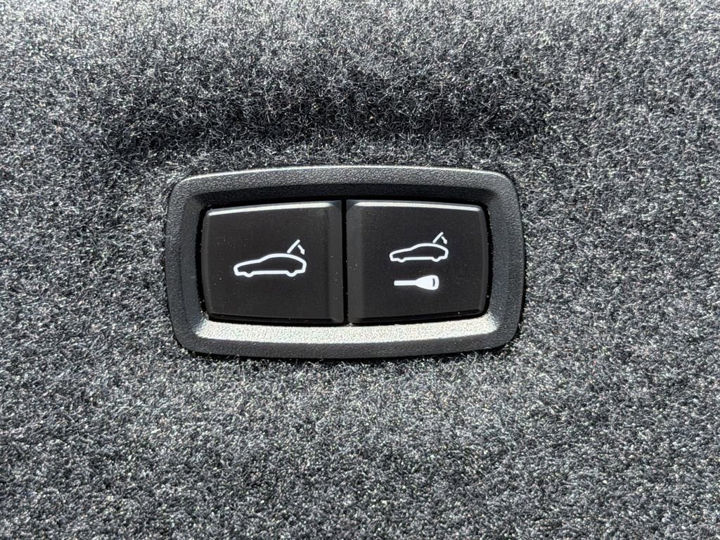 Used 2020 Porsche Taycan Turbo image 14