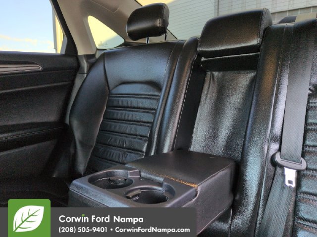 Used 2018 Ford Fusion SE w/ Fusion SE Technology Package FWD image 26