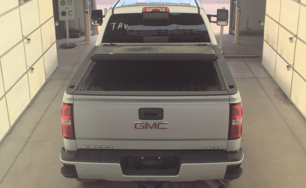 Used 2019 GMC Sierra 2500 Denali w/ Duramax Plus Package AWD/4WD image 6