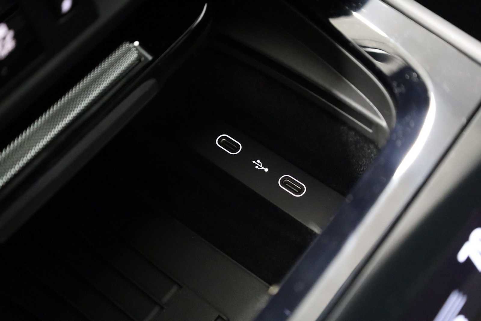 New 2026 Porsche Cayenne Coupe AWD/4WD image 35