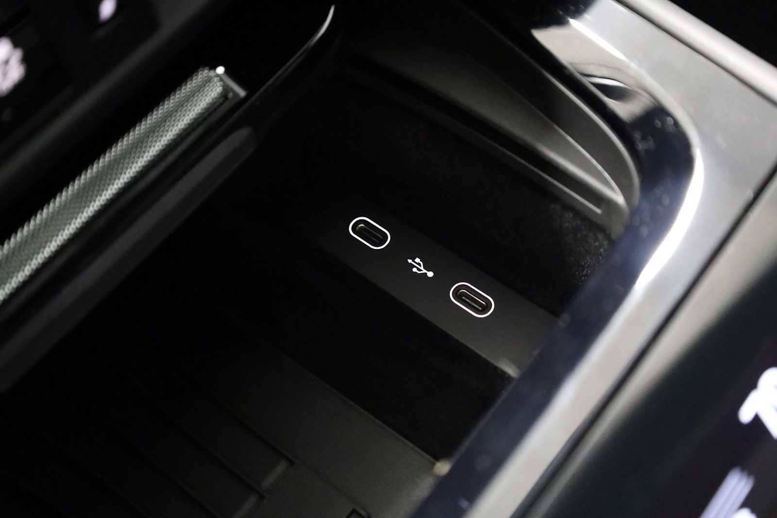 New 2026 Porsche Cayenne Coupe AWD/4WD image 35