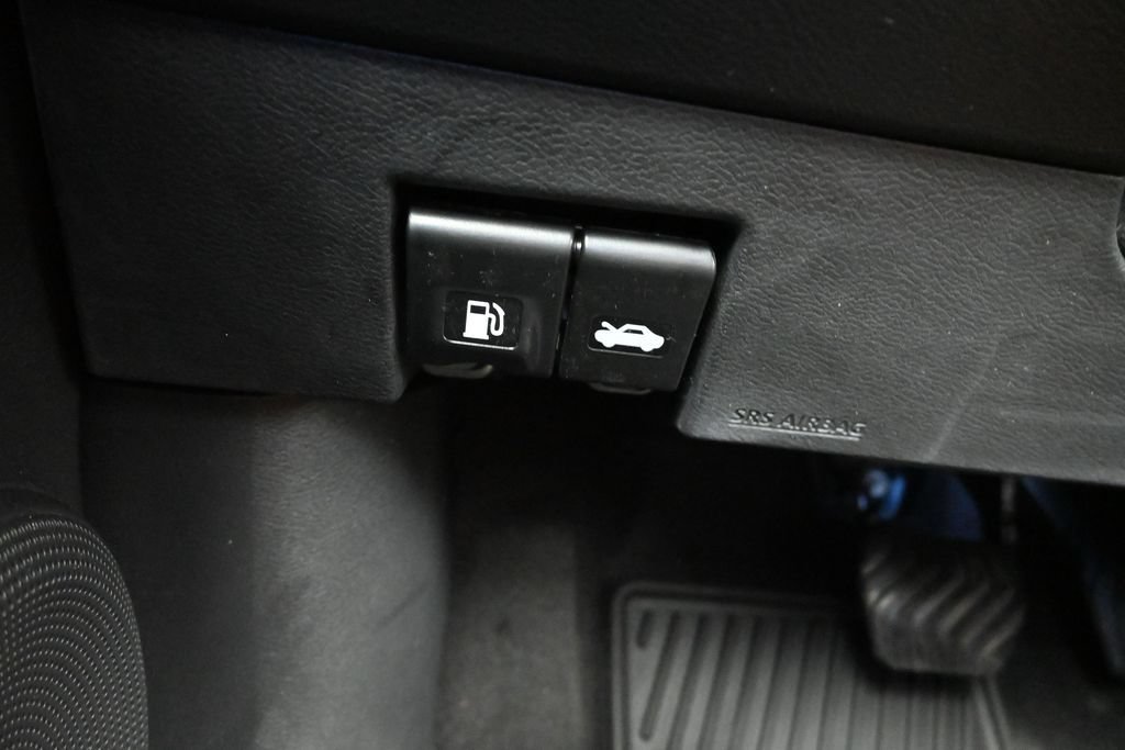 Used 2025 Nissan Kicks Play S FWD image 28