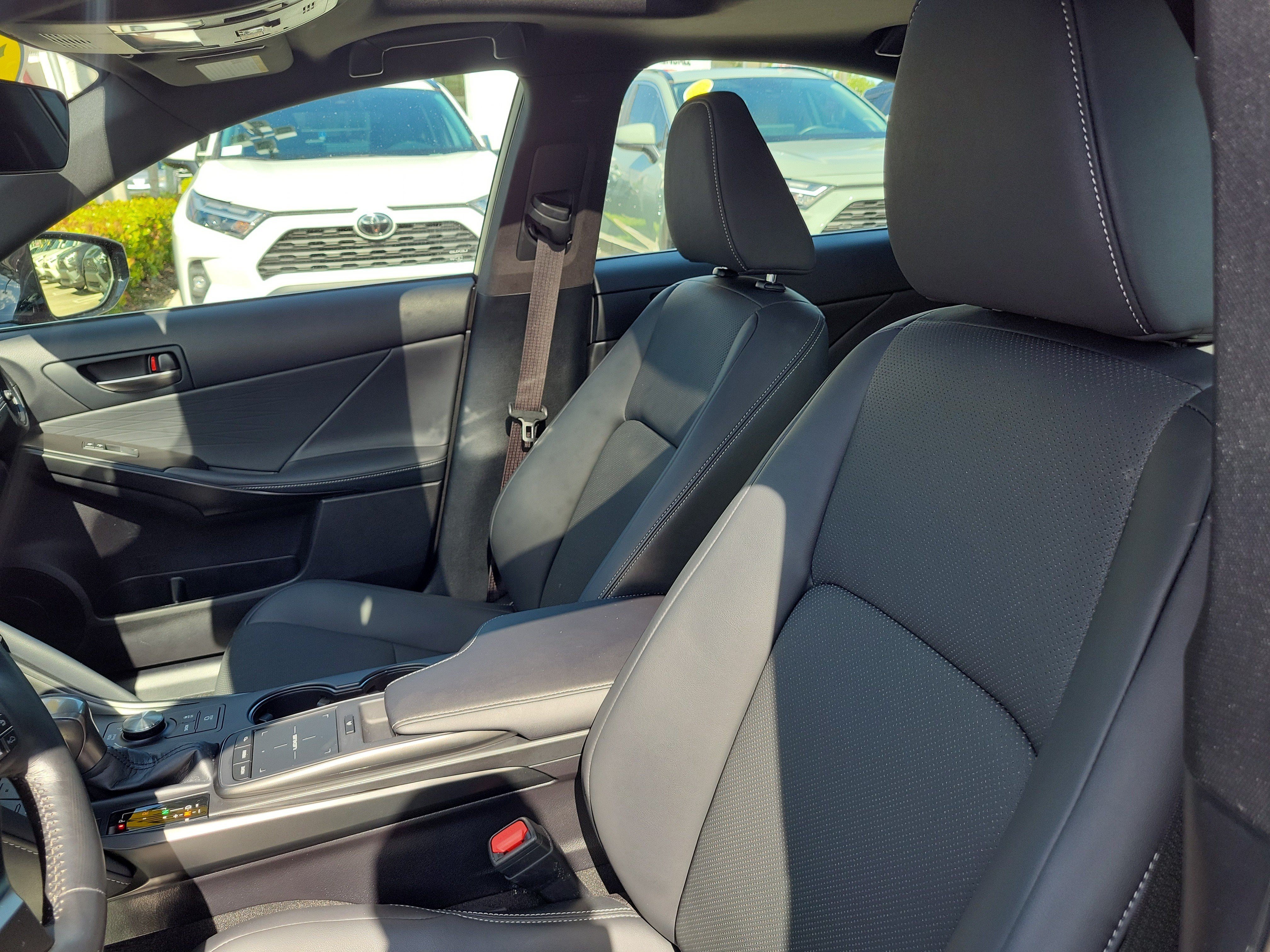 Used 2025 Lexus IS 300 w/ Premium Package RWD image 20