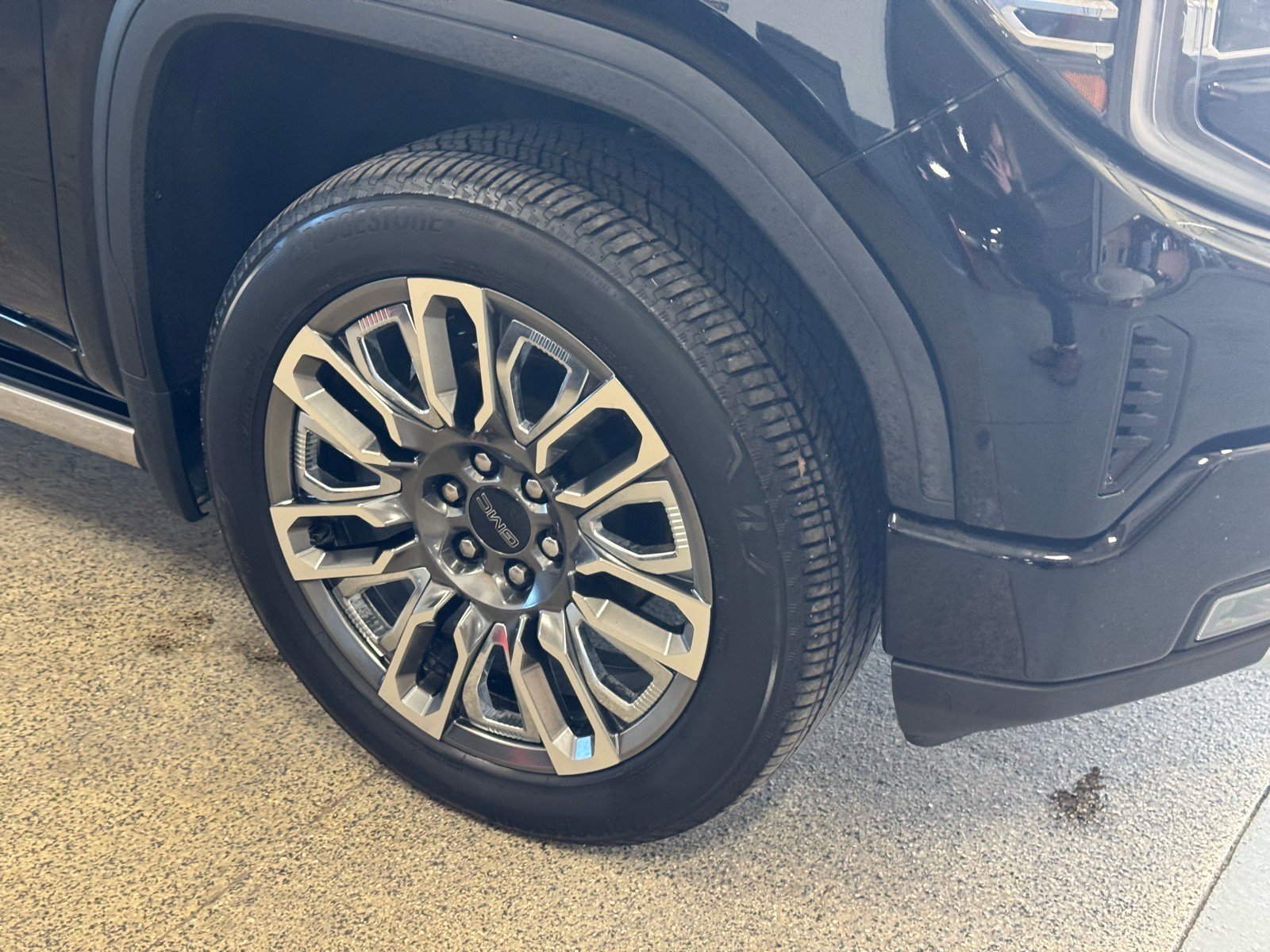 Used 2023 GMC Sierra 1500 Denali Ultimate image 4