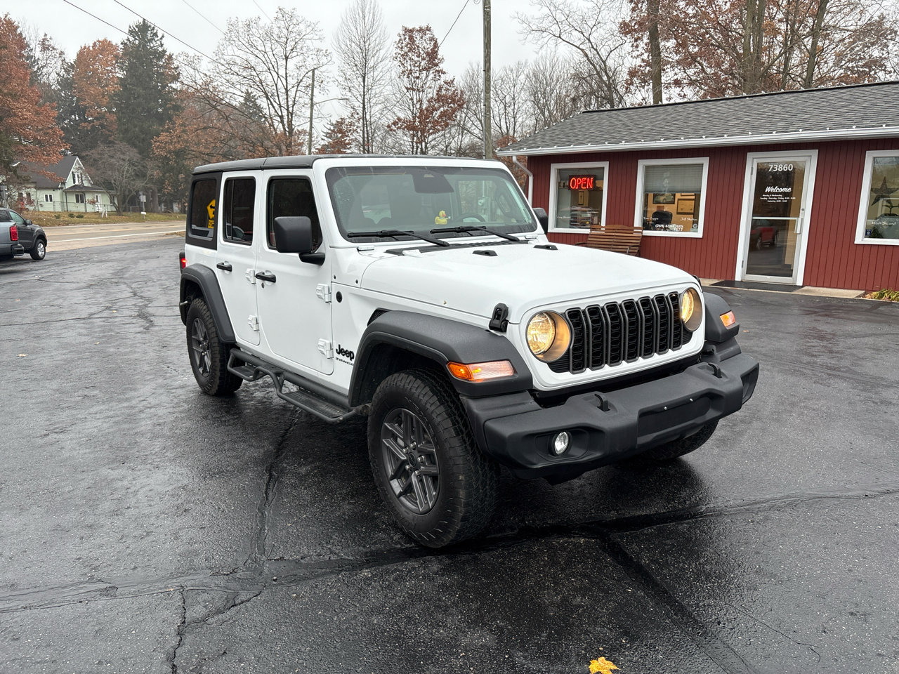 Used 2025 Jeep Wrangler Unlimited Sport image 2