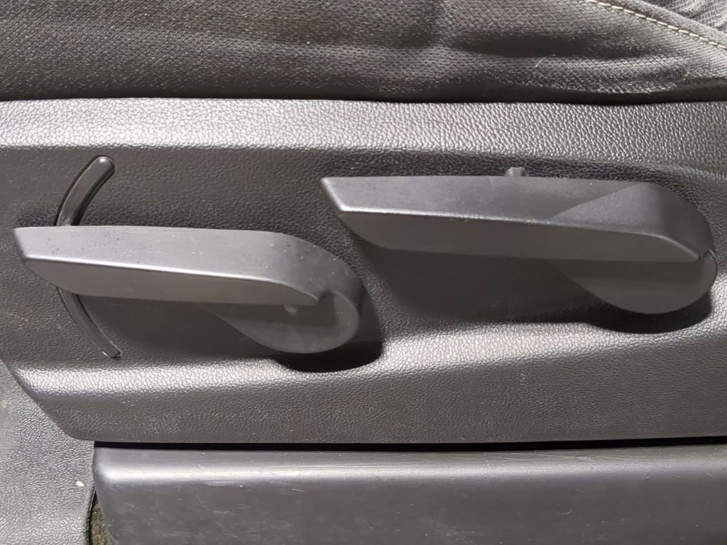 Used 2016 Chevrolet Silverado 1500 LT image 28