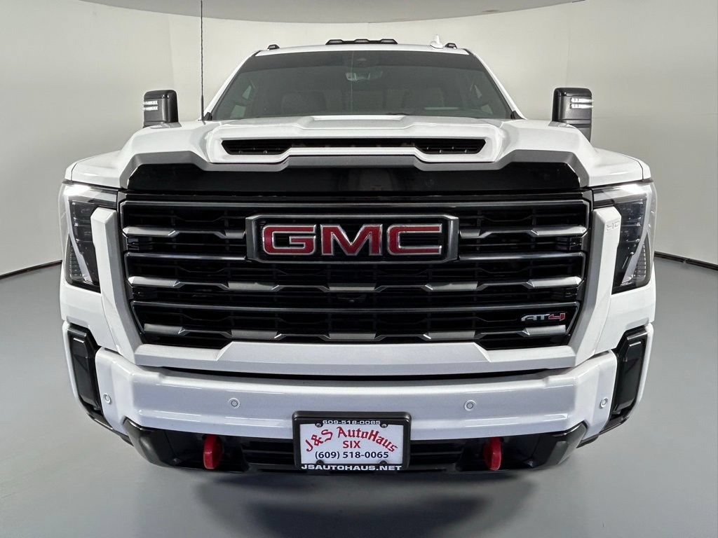 Used 2024 GMC Sierra 2500 AT4 w/ AT4 Premium Plus Package AWD/4WD image 2