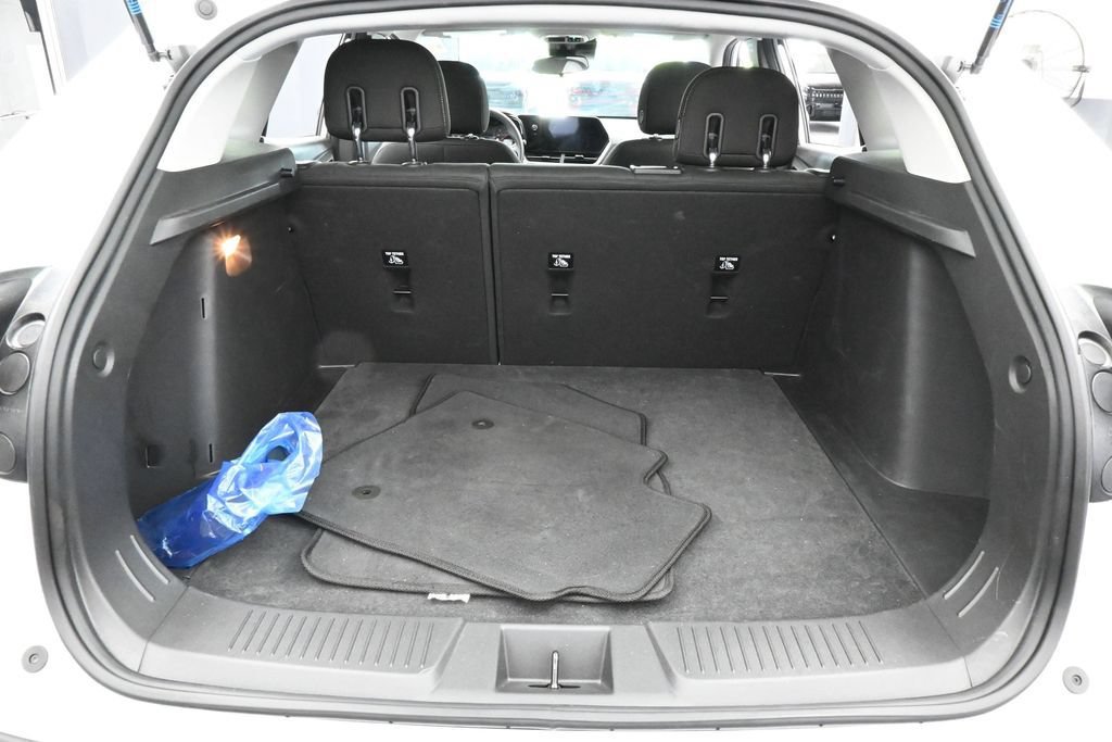 Used 2025 Chevrolet Trax LS FWD image 30