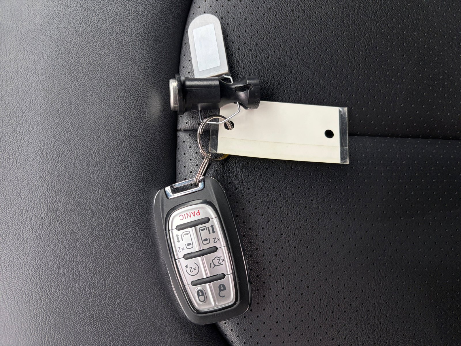 Used 2025 Chrysler Pacifica Select image 33