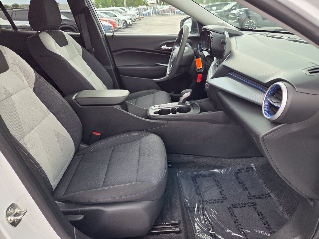Used 2024 Chevrolet Trax LS FWD image 14