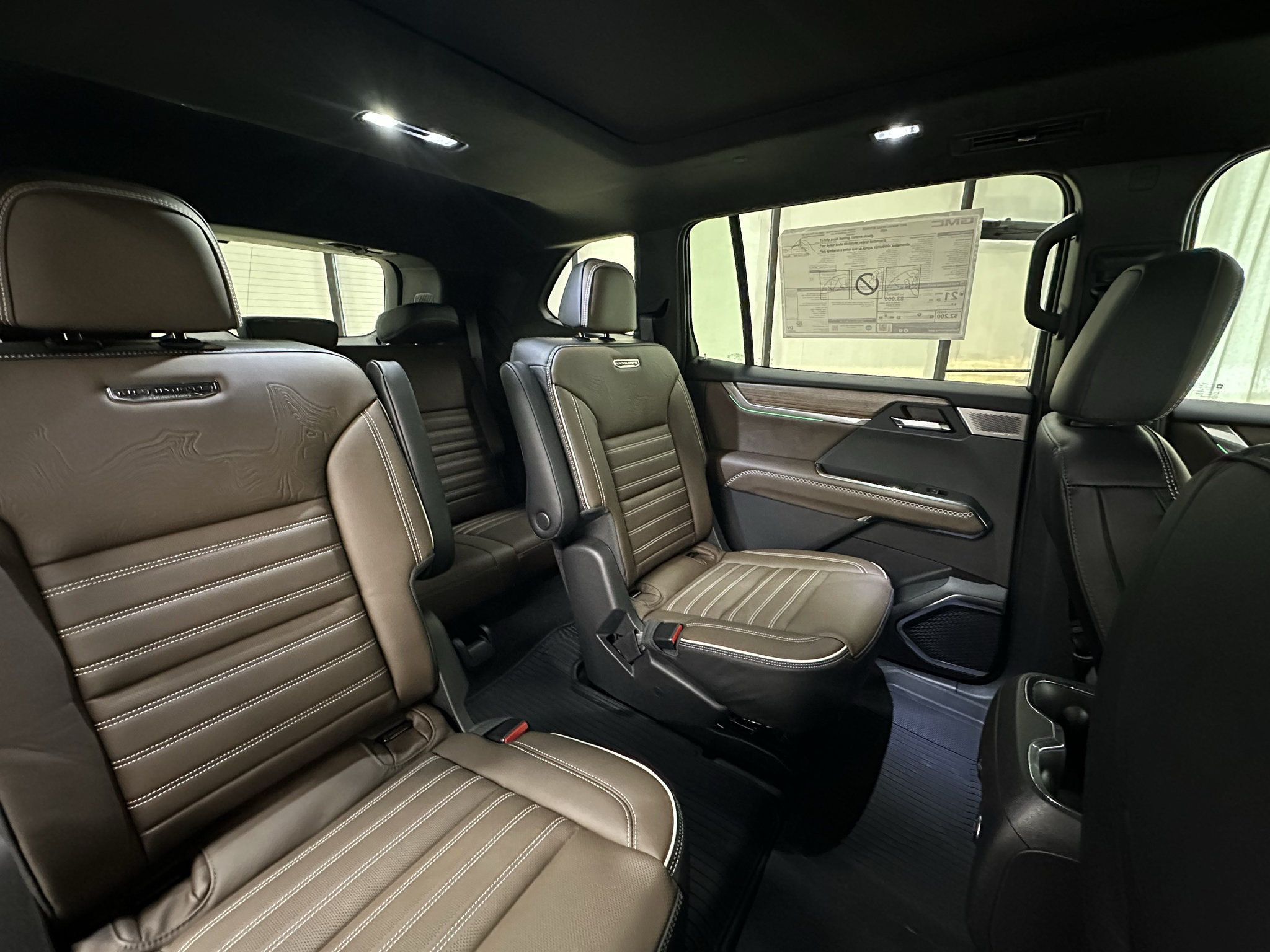 New 2027 GMC Acadia Denali Ultimate w/ LPO, Floor Liner Package AWD/4WD image 19