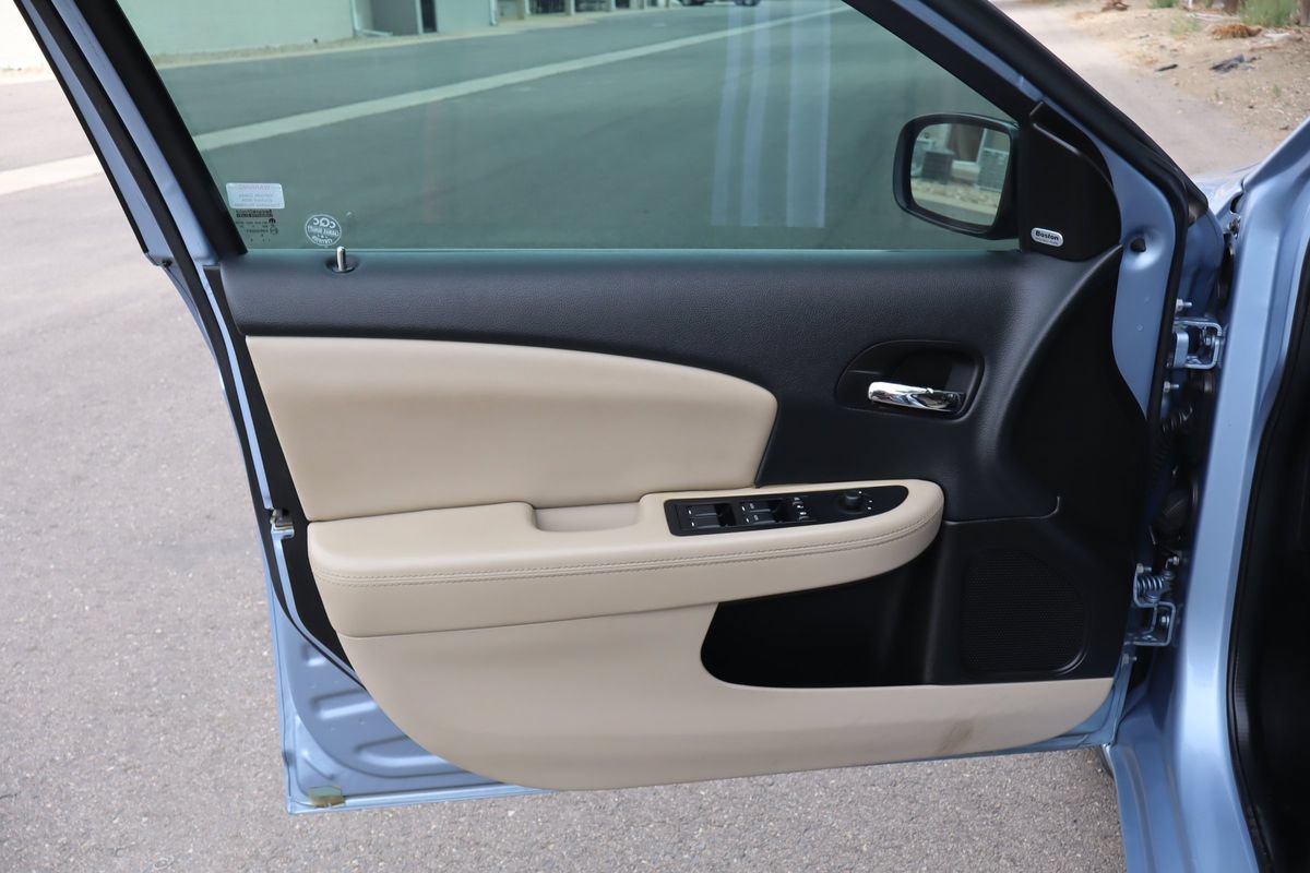 Used 2014 Chrysler 200 Limited FWD image 23