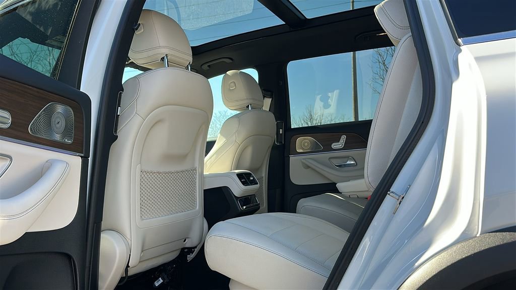 Used 2025 Mercedes-Benz GLS 450 4MATIC image 23