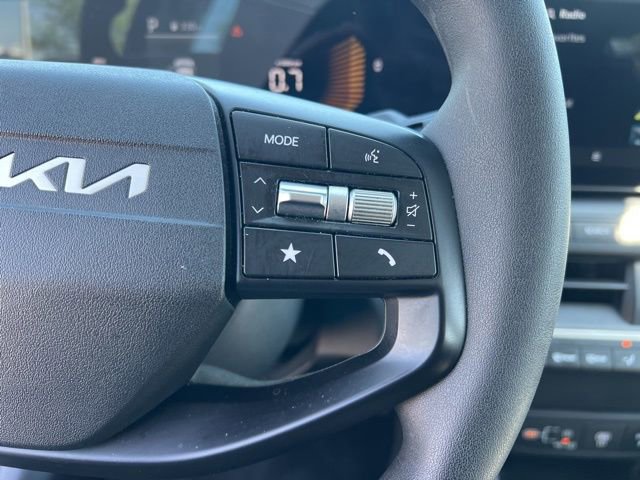 Certified 2025 Kia K4 LXS FWD image 16