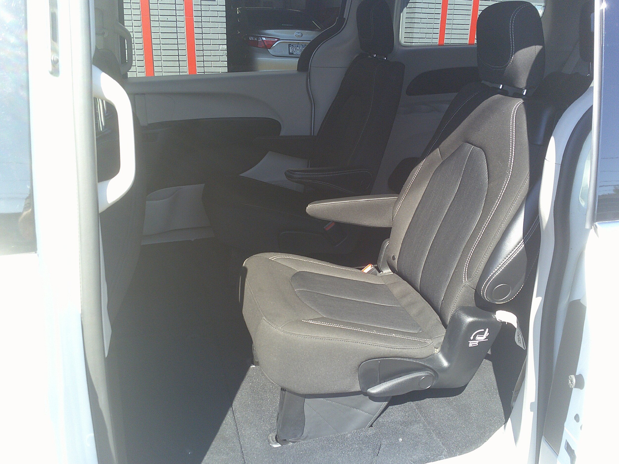 Used 2023 Chrysler Voyager LX FWD image 22