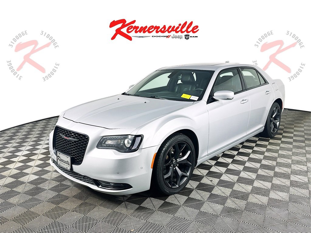Used 2023 Chrysler 300 S image 3