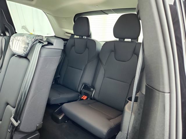 New 2026 Volvo XC90 B5 Core image 25
