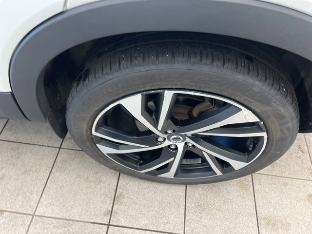 Used 2021 Volvo XC40 T5 R-Design w/ Protection Package Premier image 11
