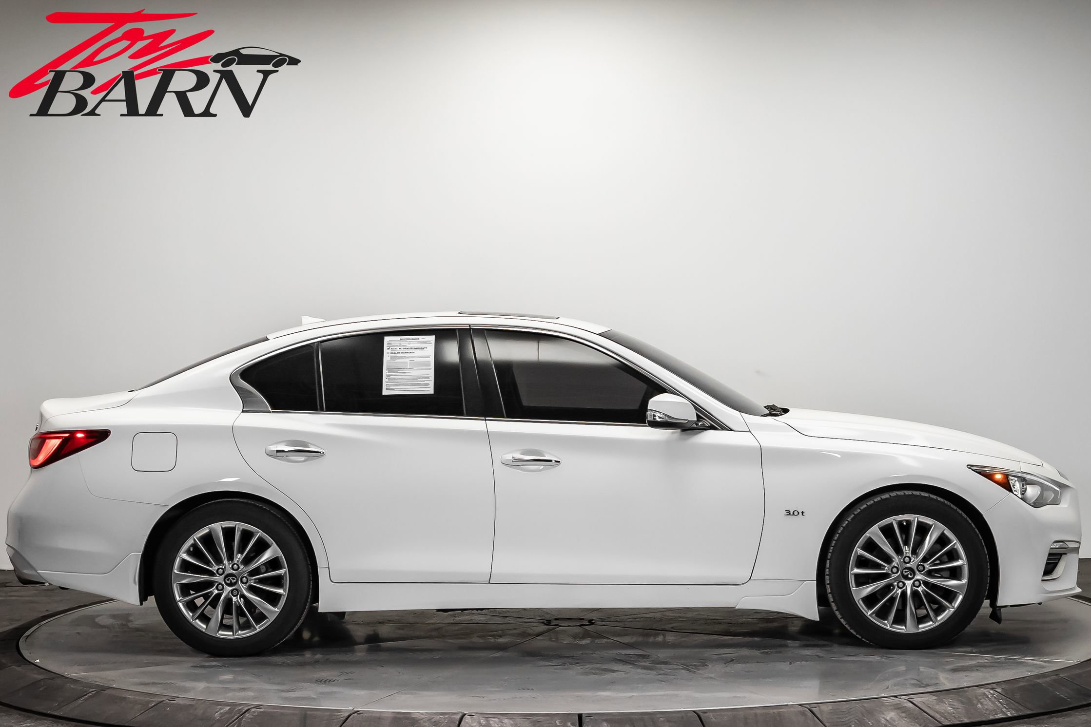 Used 2018 INFINITI Q50 Luxe w/ Essential Package (3.0T Luxe) image 6