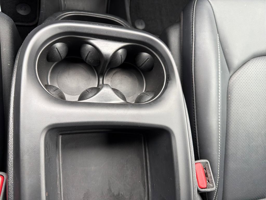 Used 2025 Chrysler Pacifica Select image 36