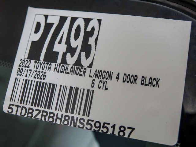 Used 2022 Toyota Highlander LE AWD/4WD image 31