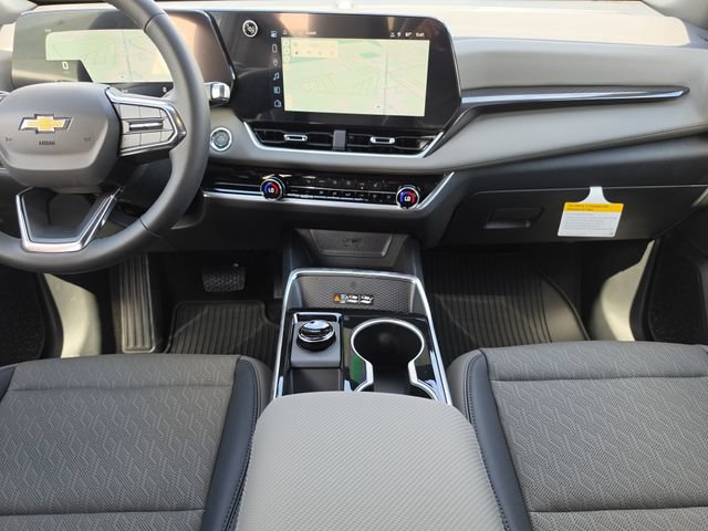 New 2027 Chevrolet Equinox LT w/ Convenience Package II FWD image 17
