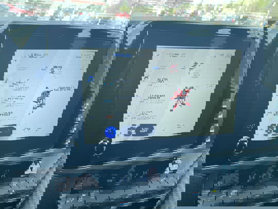 Used 2025 Toyota Camry SE image 16