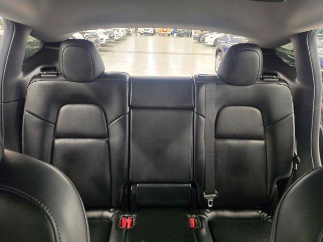 Used 2021 Tesla Model Y Long Range AWD/4WD image 32