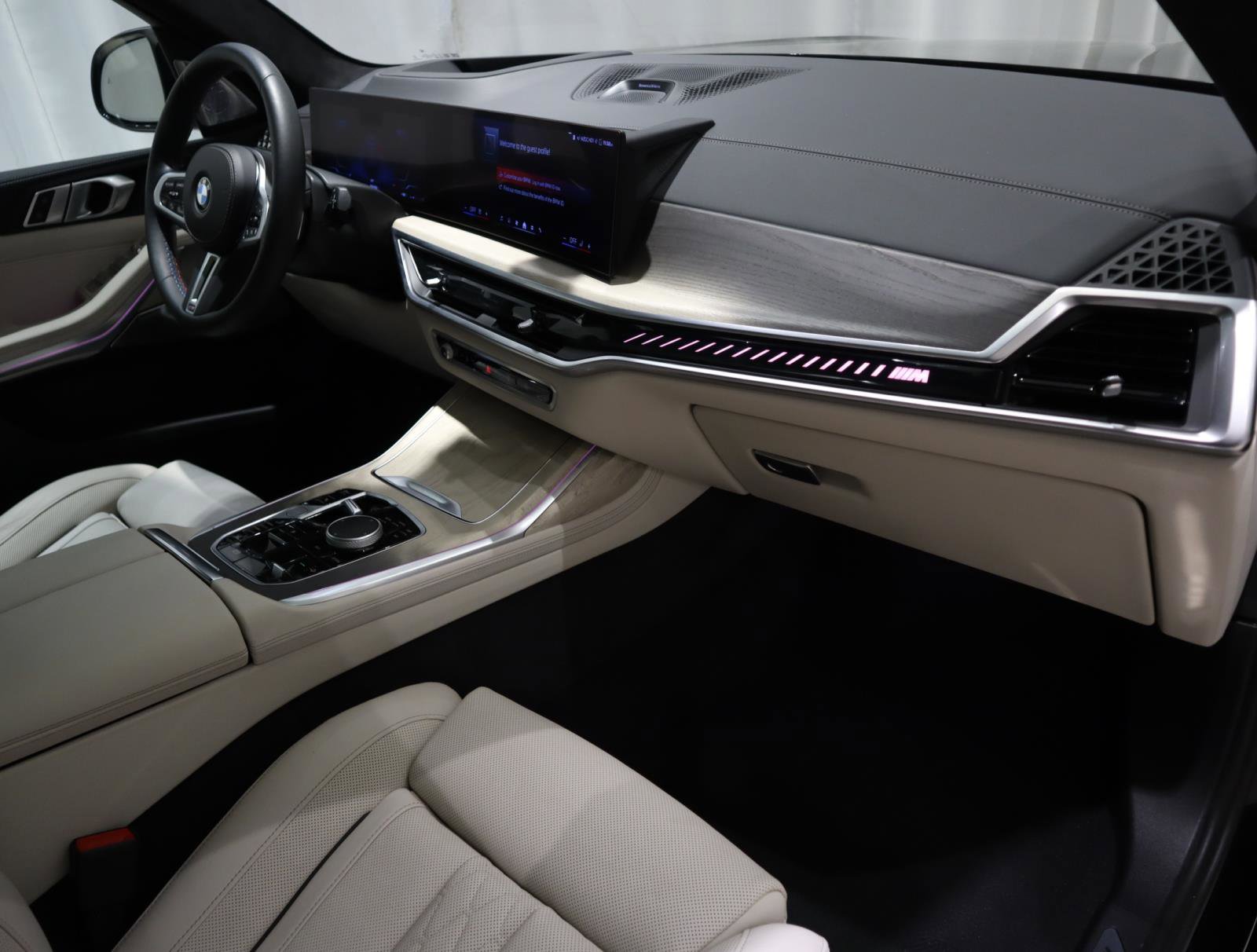 Used 2025 BMW X7 M60i image 17