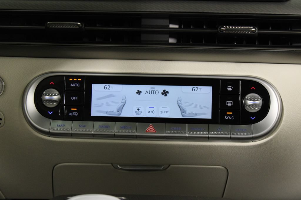 Used 2025 Genesis GV60 RWD image 20