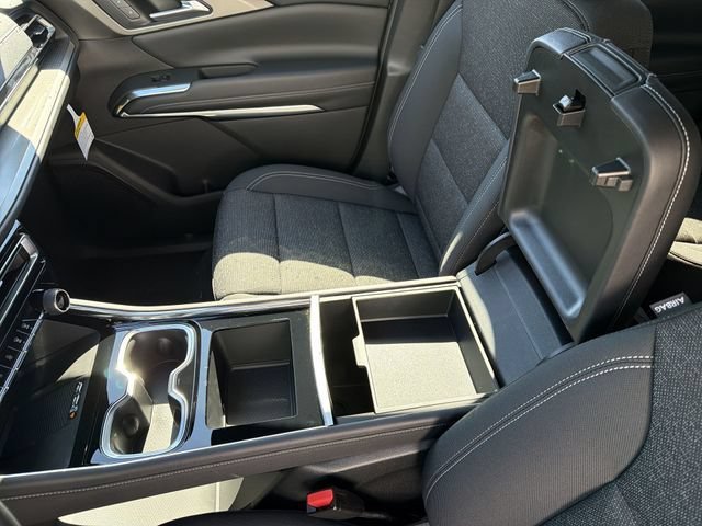 New 2026 Chevrolet Traverse LT w/ Midnight/Sport Edition FWD image 22