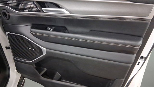 Used 2025 Jeep Wagoneer L Series II w/ 8-pass Seating Package image 20