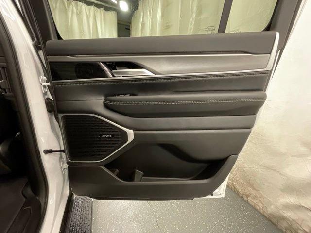 New 2026 Jeep Grand Wagoneer L Limited AWD/4WD image 24