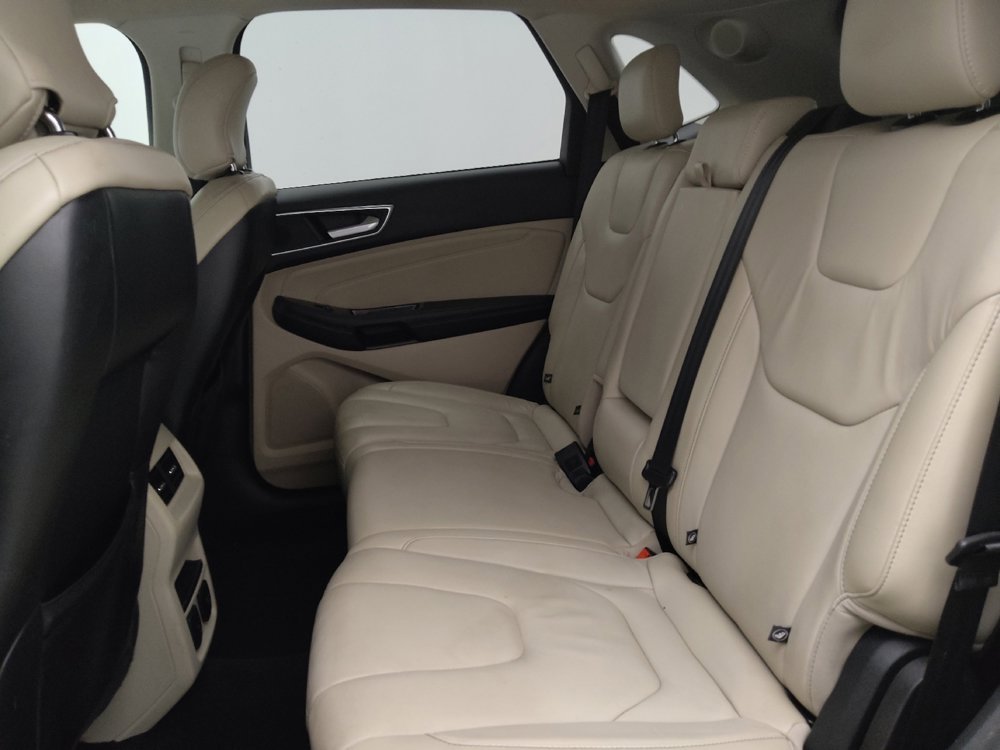 Used 2017 Ford Edge Titanium w/ Technology Package FWD image 18