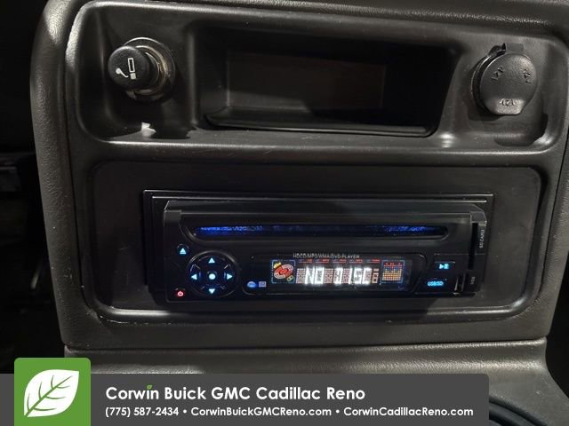 Used 2005 GMC Sierra 2500 SLE w/ Skid Plate Package image 25