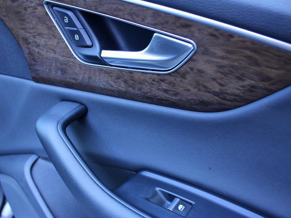 Used 2020 Audi Q8 Premium w/ Black Optic Package image 27