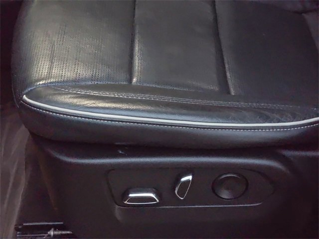 Used 2022 Cadillac Escalade Premium Luxury image 33