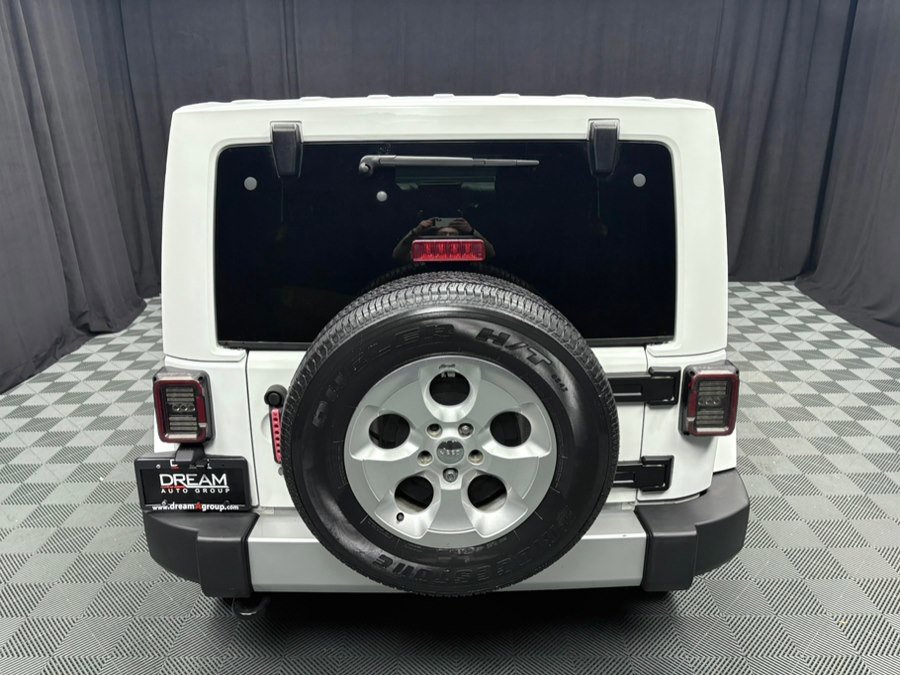 Used 2015 Jeep Wrangler Unlimited Sahara w/ Dual Top Group image 4