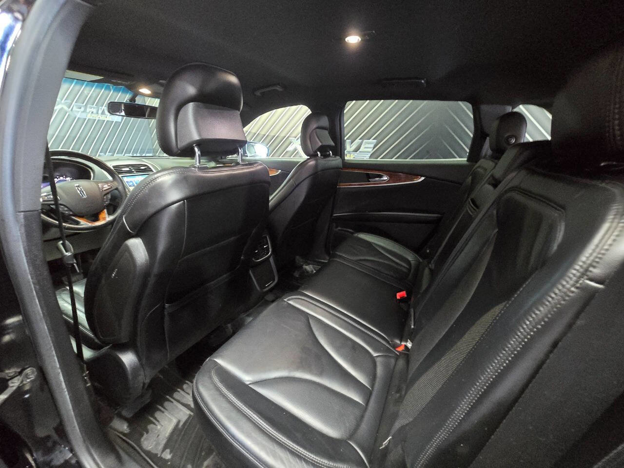 Used 2016 Lincoln MKX Select w/ Select Plus Package image 28