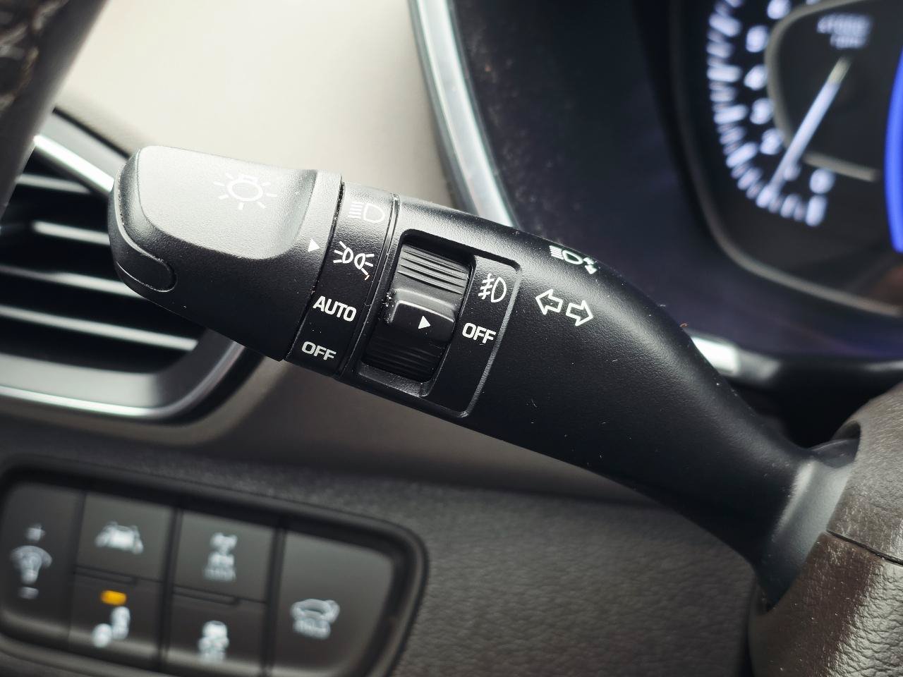 Used 2019 Hyundai Santa Fe SEL AWD/4WD image 28