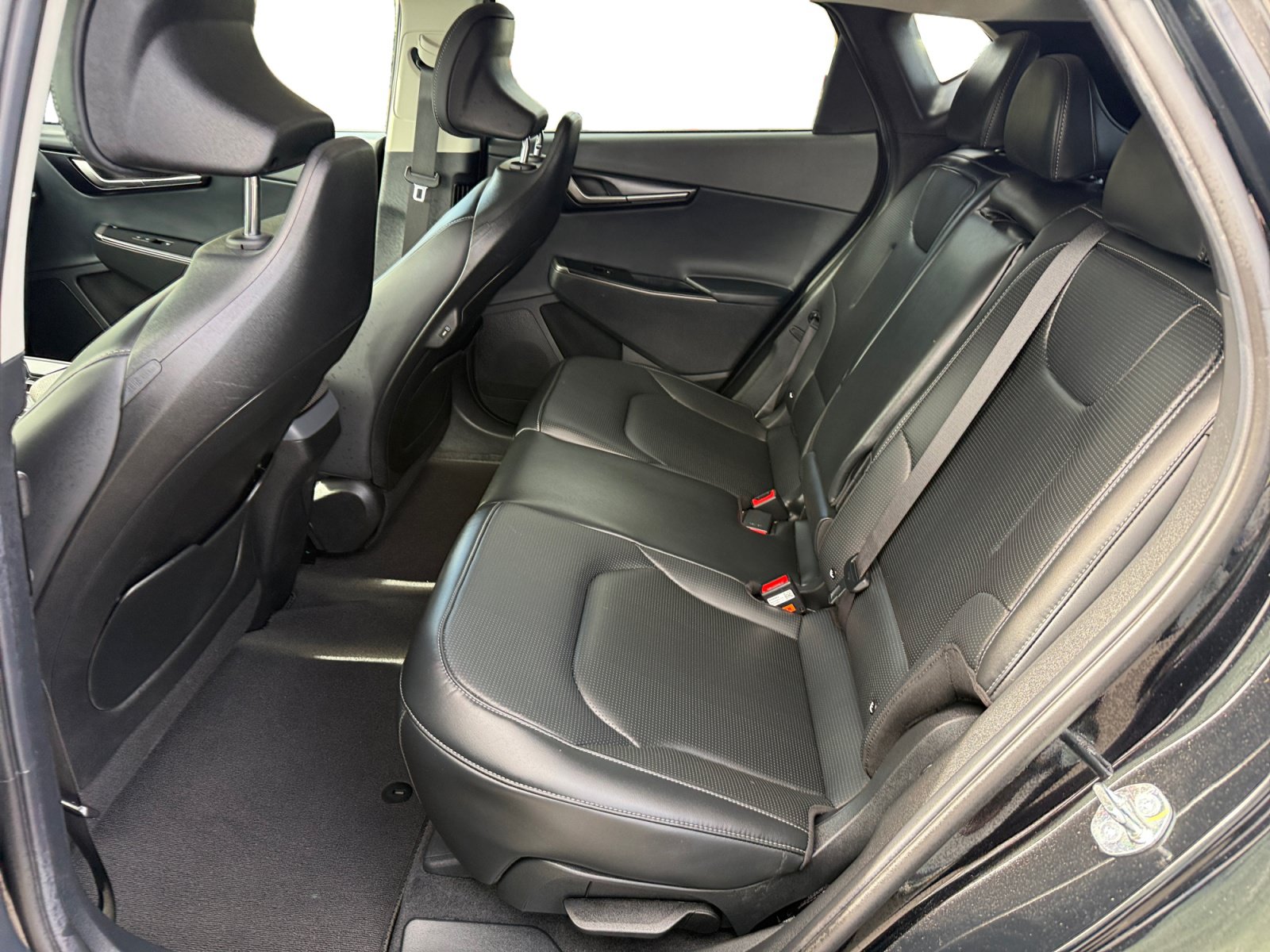 Used 2025 Kia EV6 Wind RWD image 16