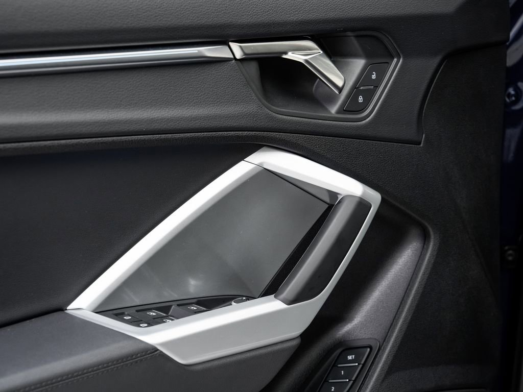 Certified 2025 Audi Q3 2.0T Premium Plus w/ Premium Plus Package image 8