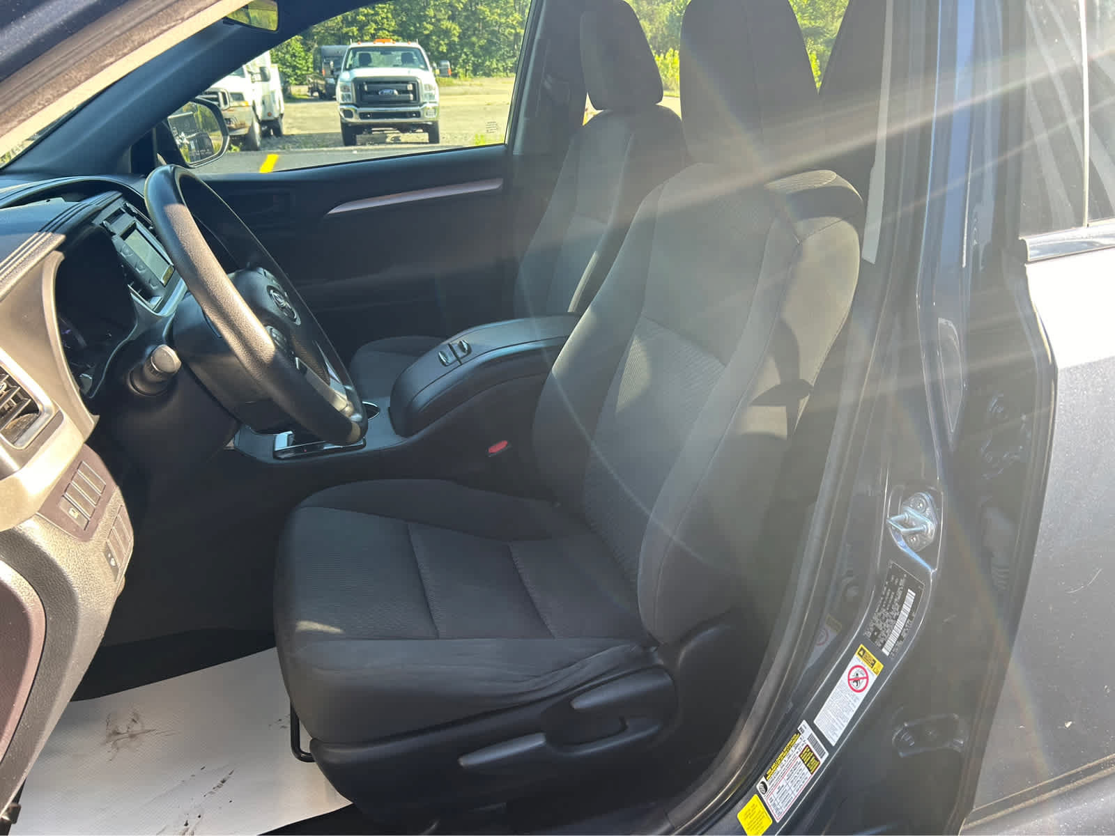 Used 2018 Toyota Highlander LE FWD image 45